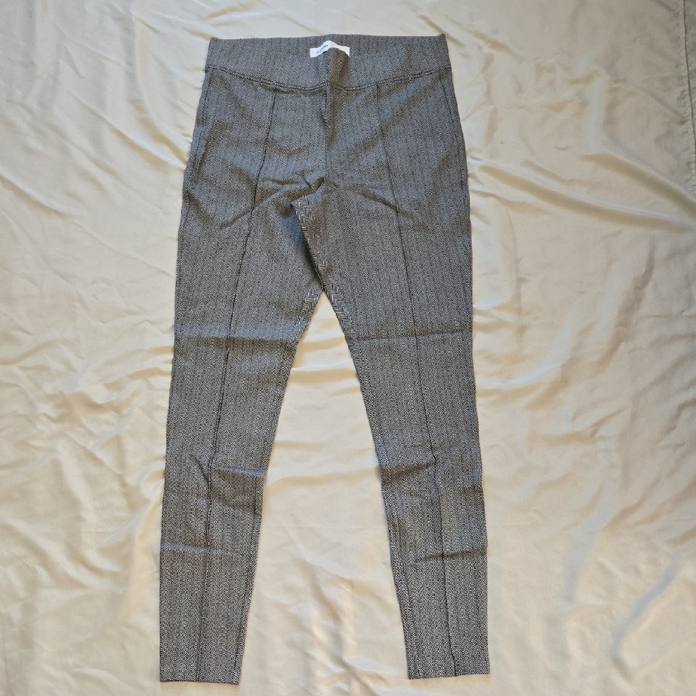 Old Navy Black and White Patterned Leggings